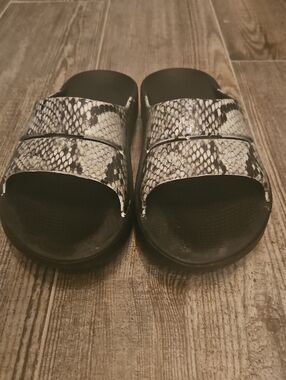 OOFOS Black and White Snake-Print Slide Sandals